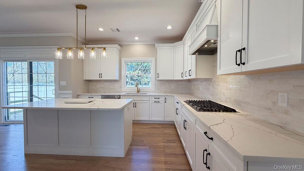 3421 Hawthorne Drive N – For Sale photo 10