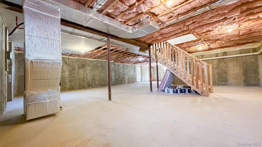 3421 Hawthorne Drive N – For Sale photo 2
