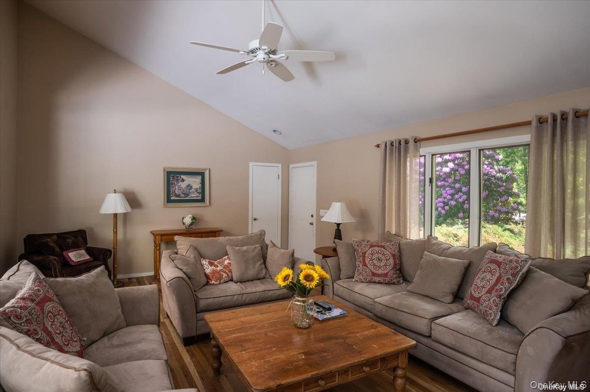 13 Van Scoys Path W – For Sale photo 3
