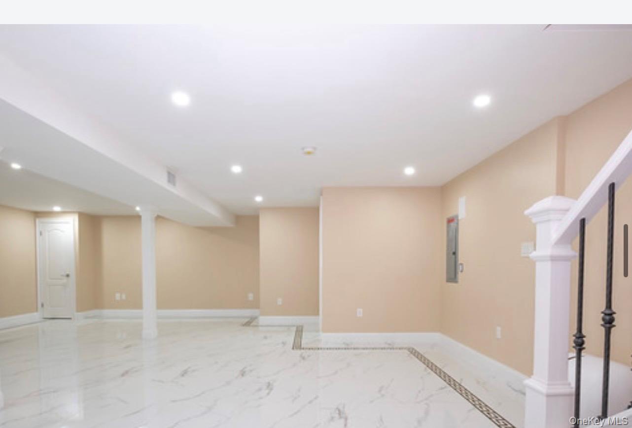 24814 Van Zandt Avenue – For Sale photo 13