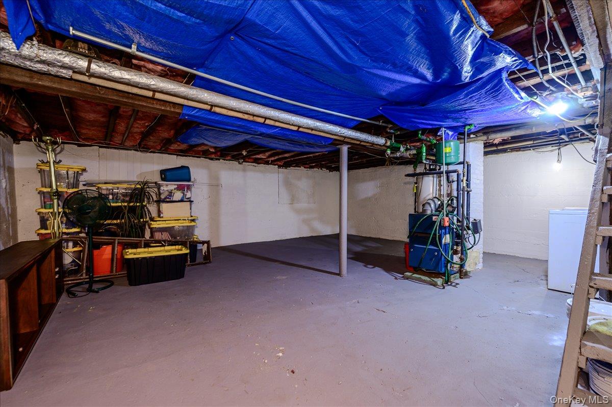 548 Davis Avenue – For Sale photo 16