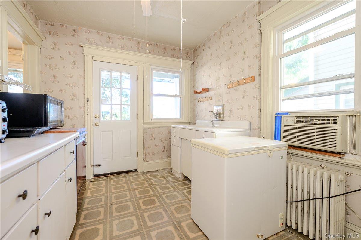 548 Davis Avenue – For Sale photo 8