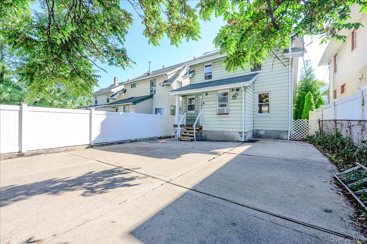548 Davis Avenue – For Sale photo 21