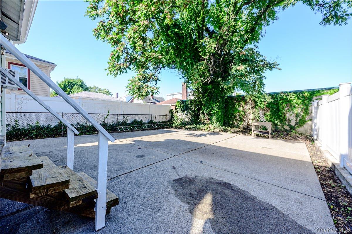 548 Davis Avenue – For Sale photo 19