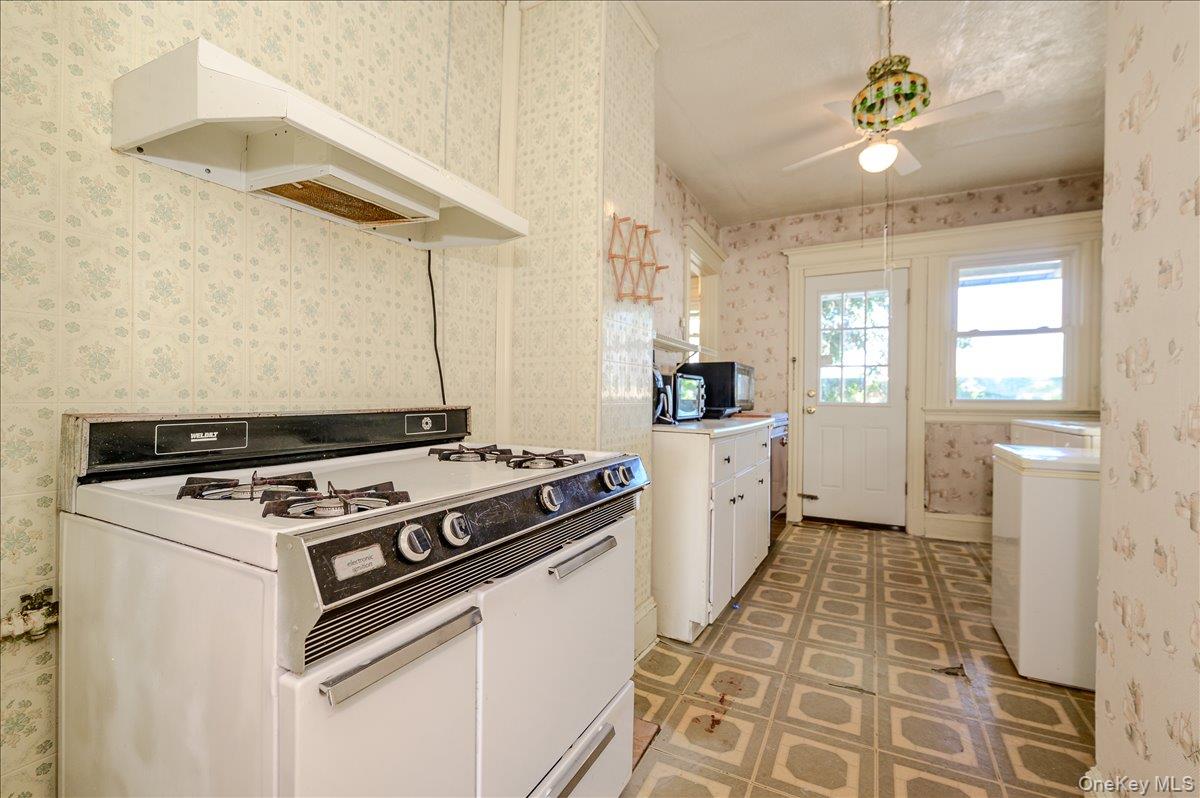 548 Davis Avenue – For Sale photo 9