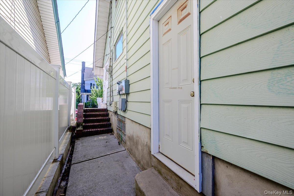 548 Davis Avenue – For Sale photo 24