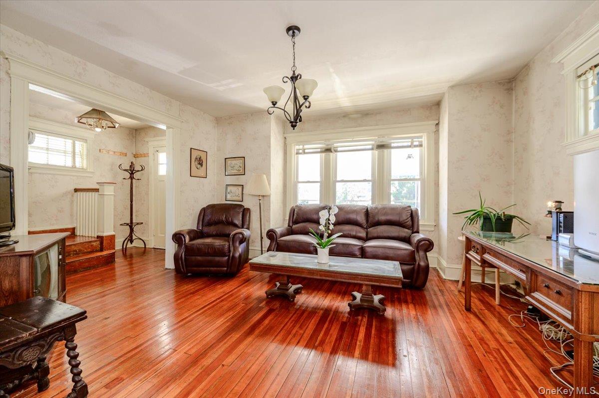 548 Davis Avenue – For Sale photo 5