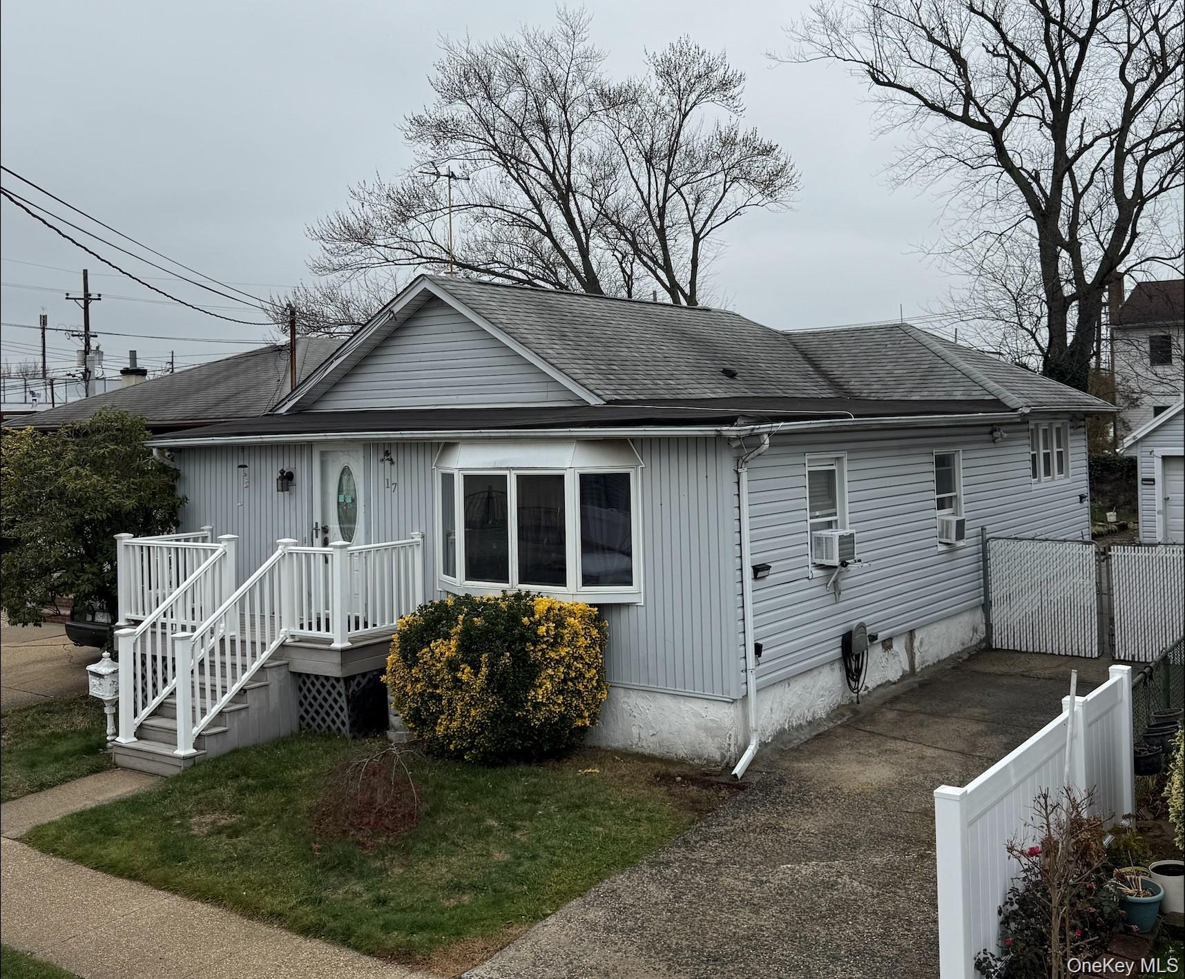 17 Litchfield Avenue – For Sale