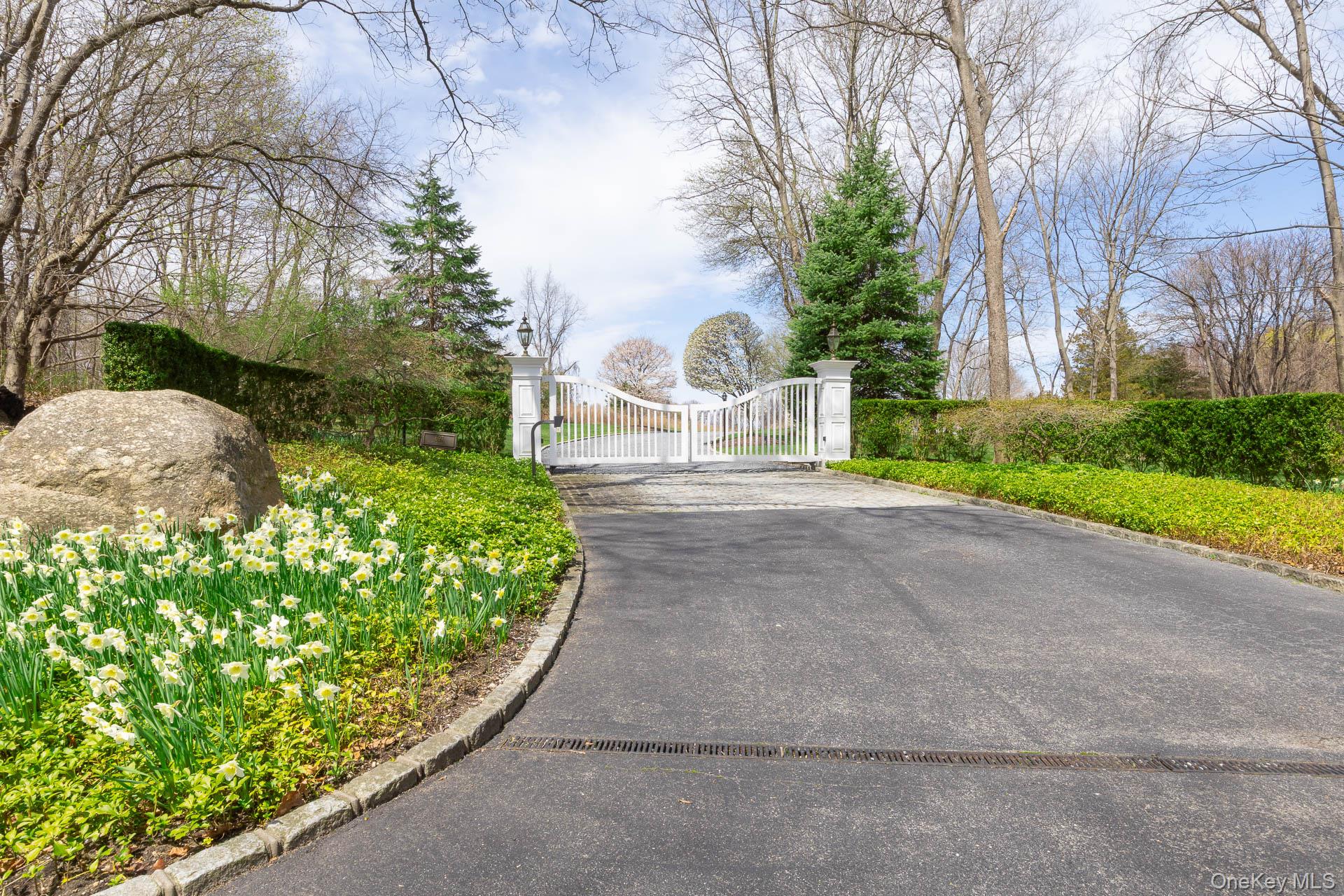 697 Short Beach Road – For Sale photo 4