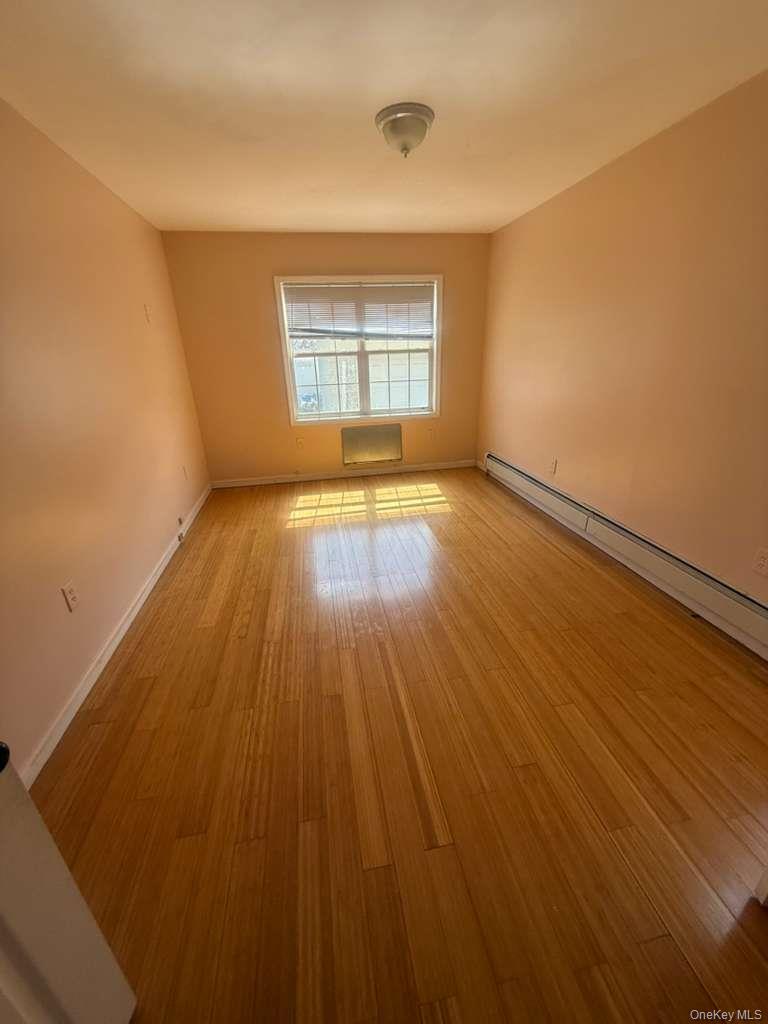 192-23 116th Road – For Rent photo 3
