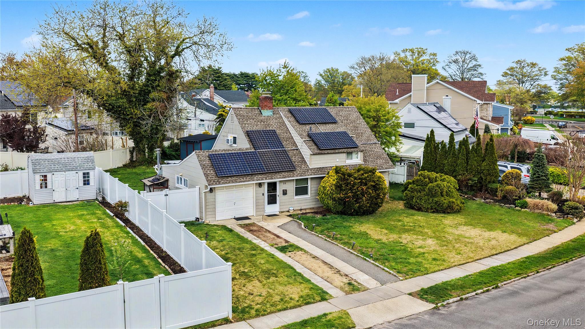 35 Meeting Lane – For Sale photo 18