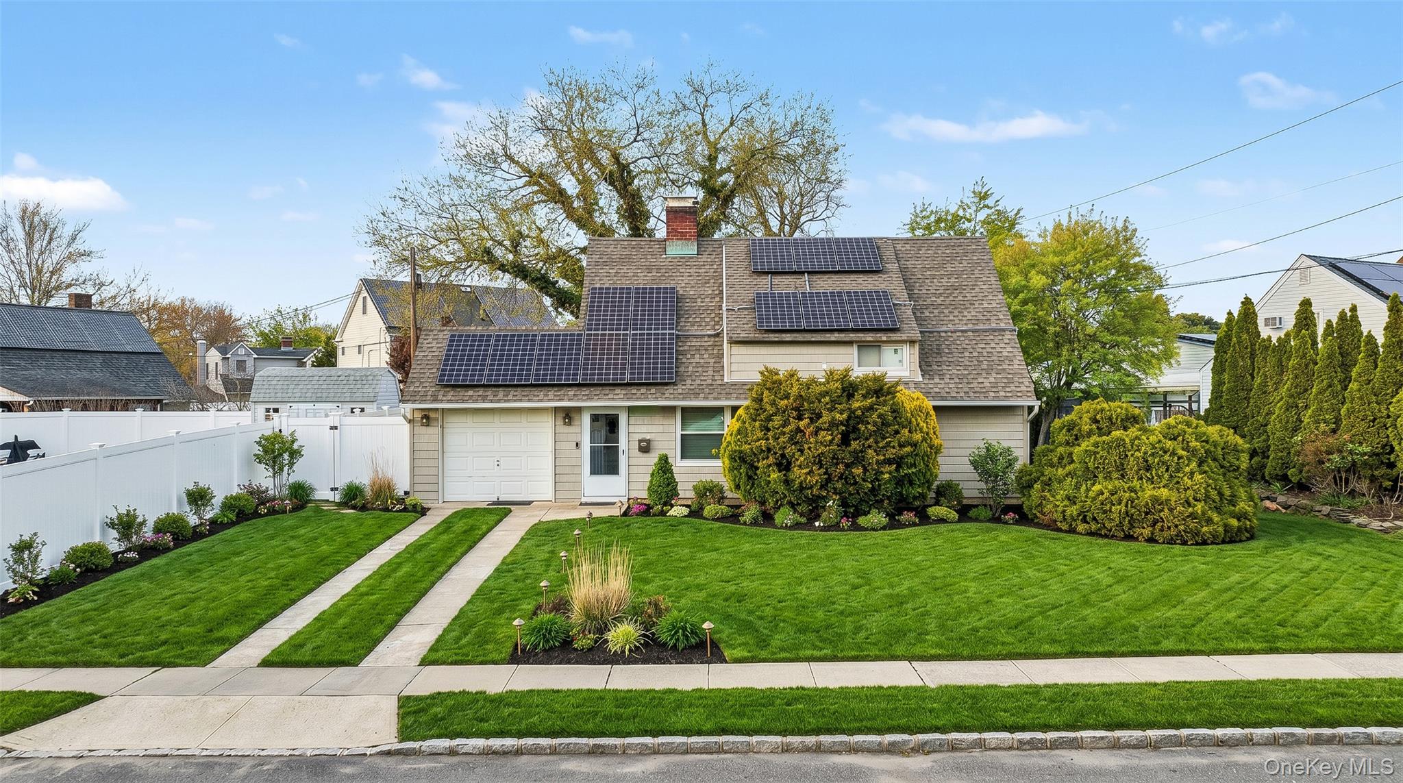35 Meeting Lane – For Sale