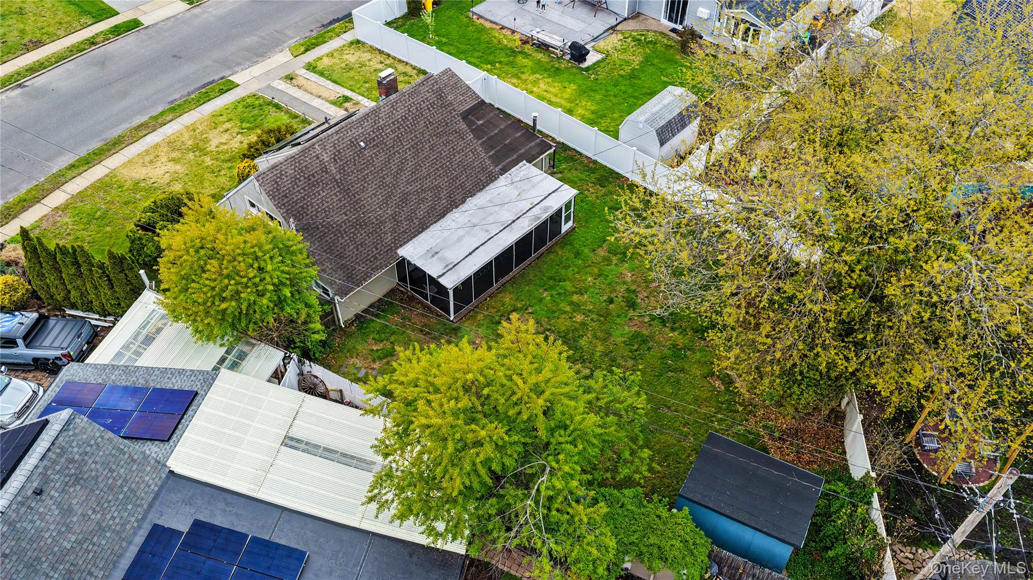 35 Meeting Lane – For Sale photo 14