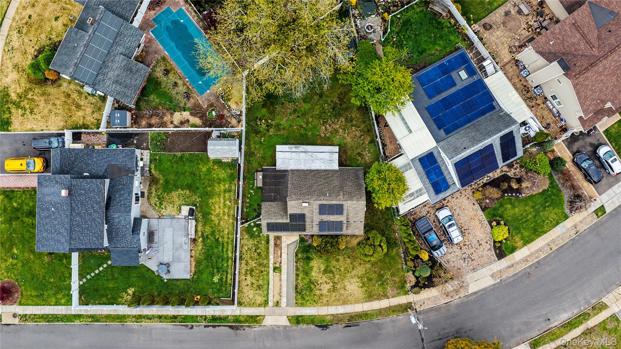 35 Meeting Lane – For Sale photo 16