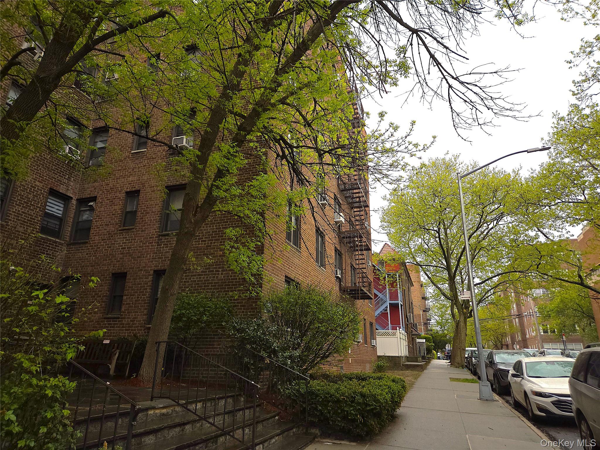 10218 64th Avenue, Unit 2X photo 4