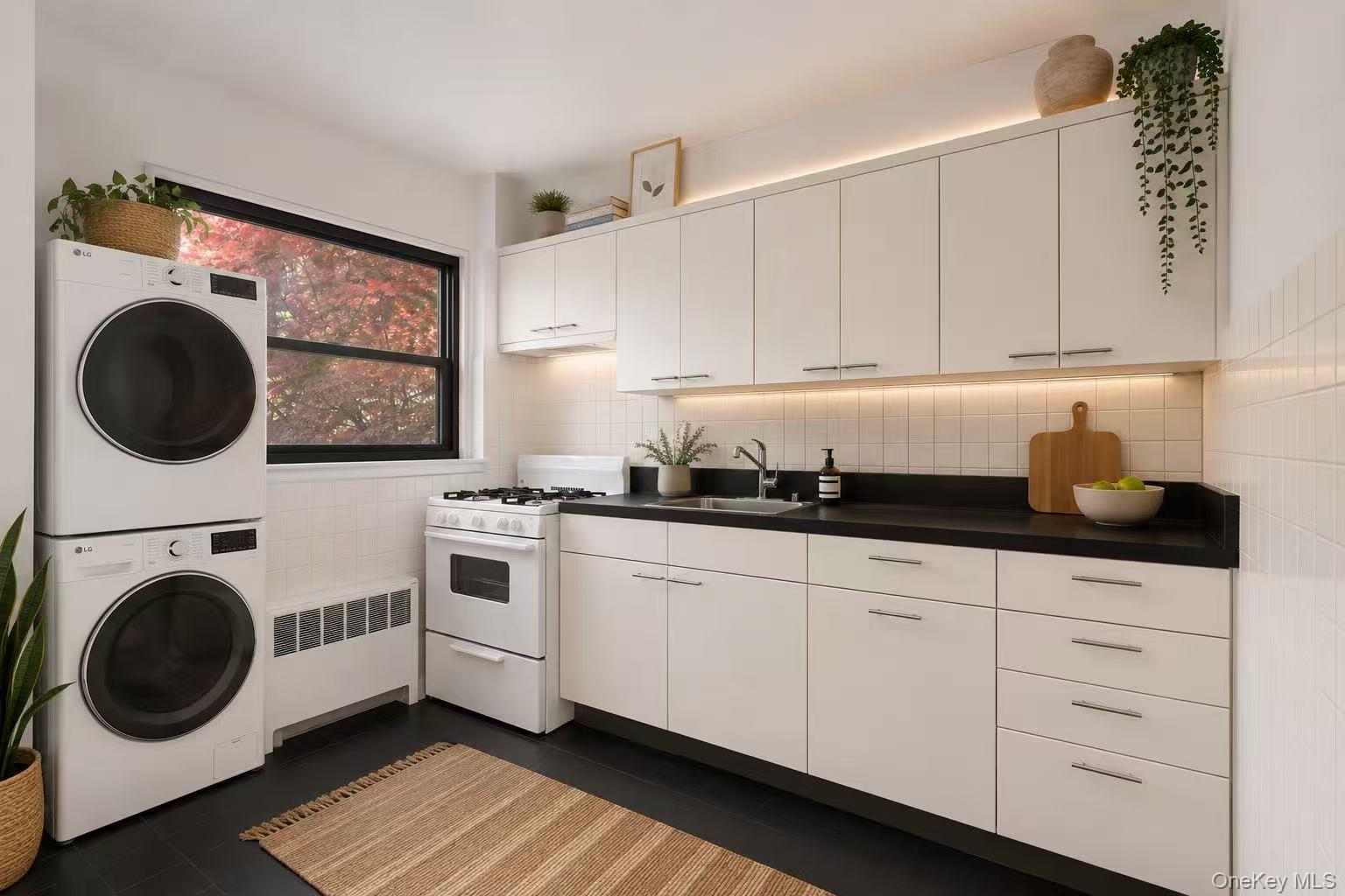 7632 Springfield Boulevard, Unit 143A photo 15