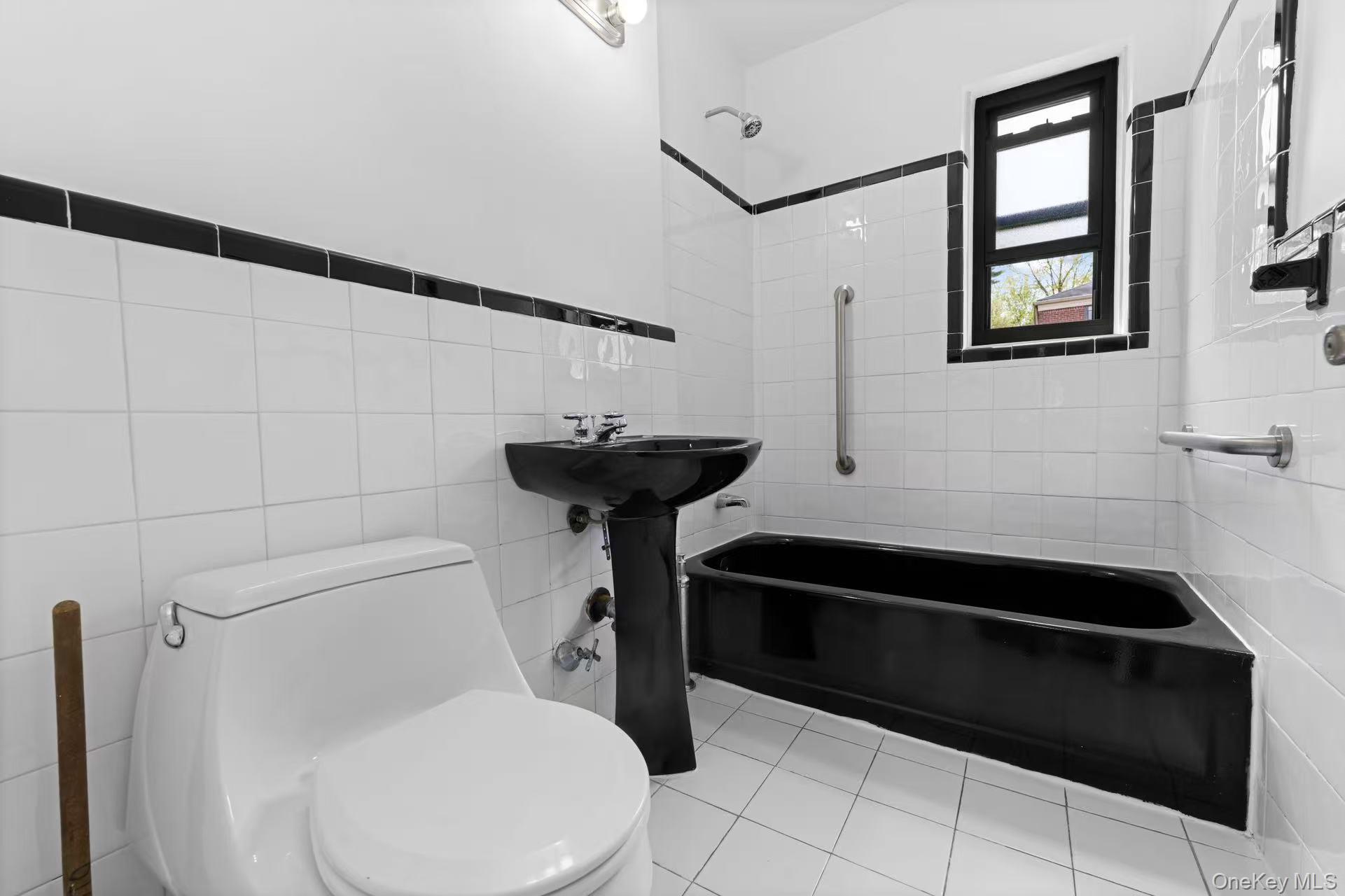 7632 Springfield Boulevard, Unit 143A photo 16