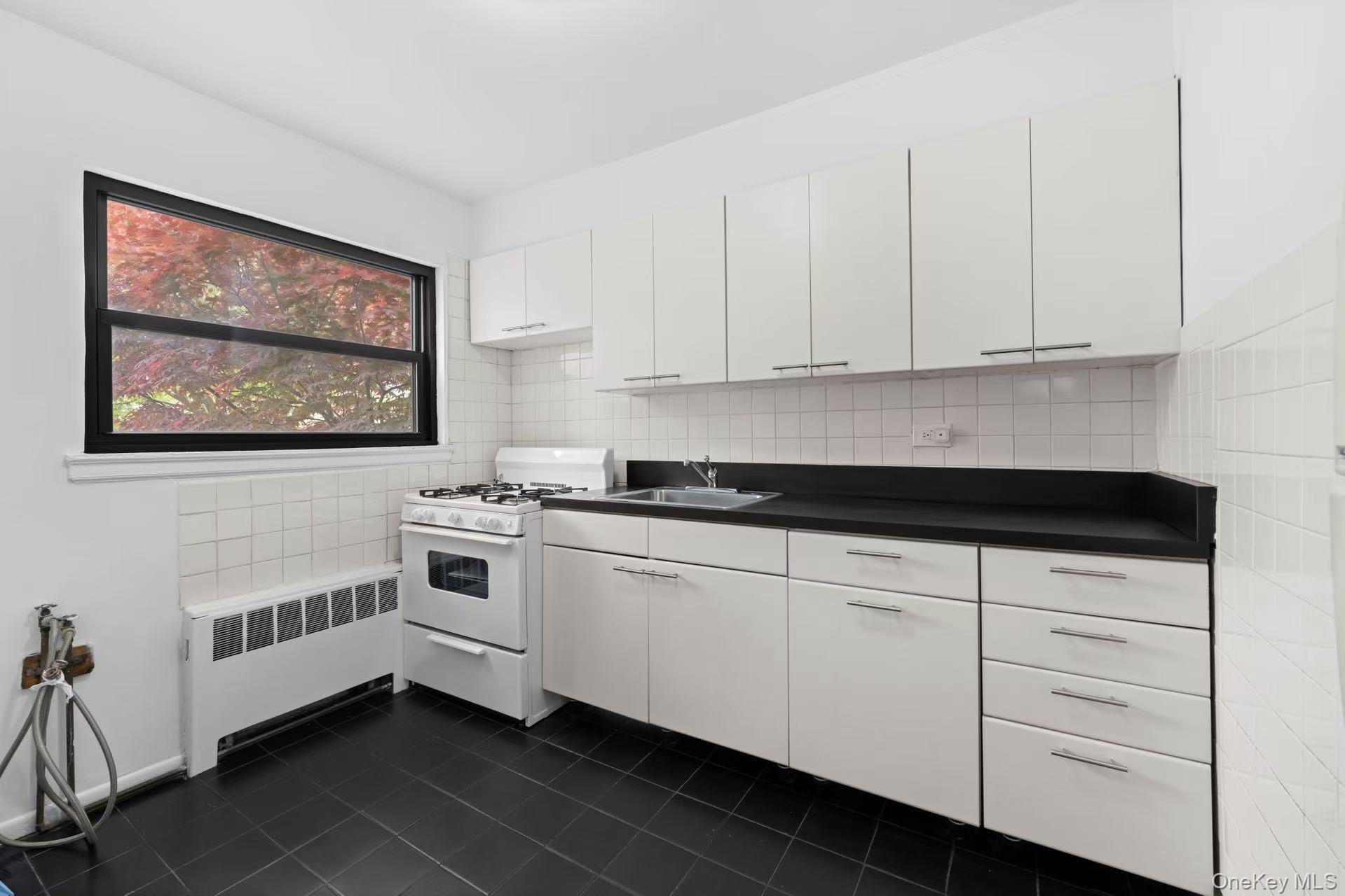 7632 Springfield Boulevard, Unit 143A photo 14