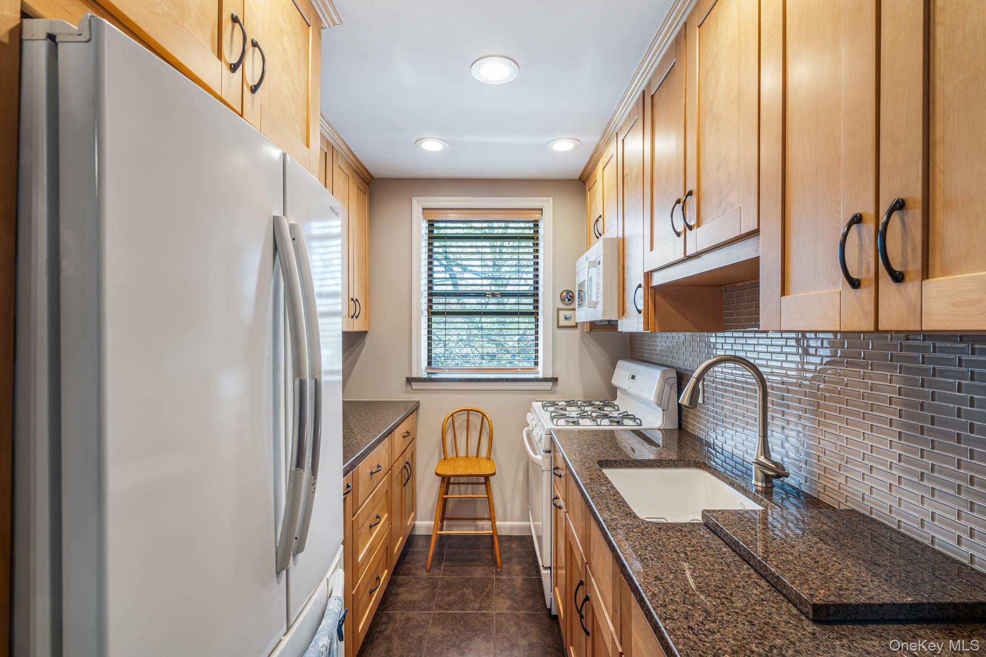 189-19 39th Avenue, Unit 117 photo 6