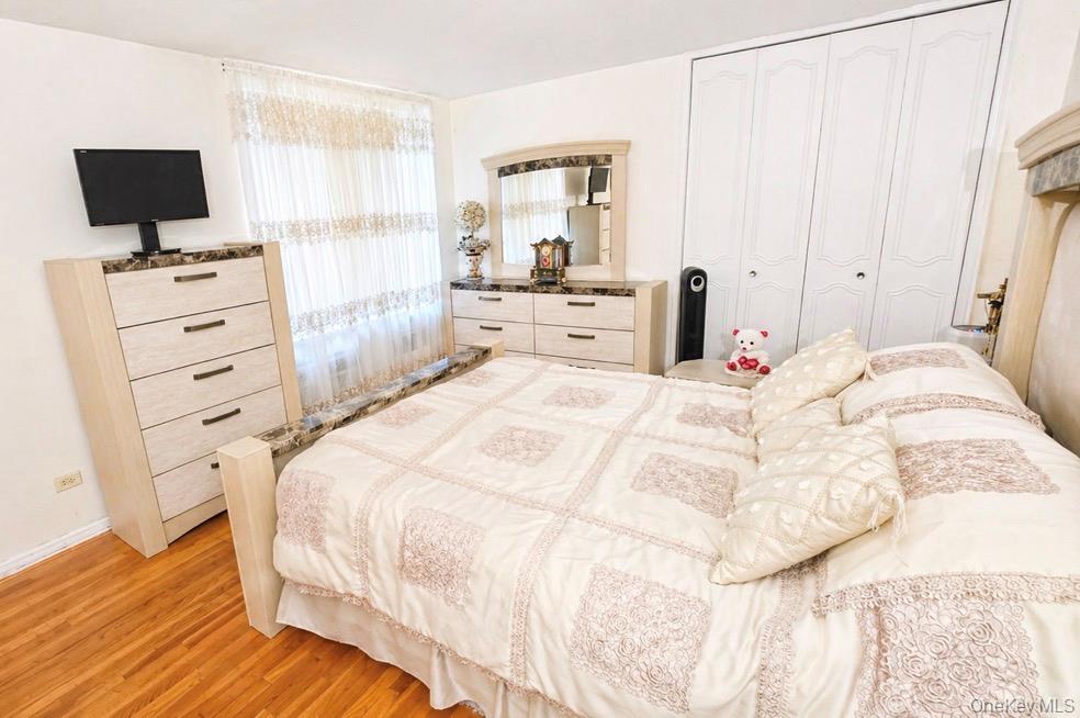 1200 E 53rd Street, Unit 3U photo 4