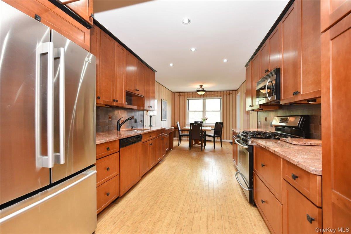 180 S Middle Neck Road, Unit 3-K photo 4