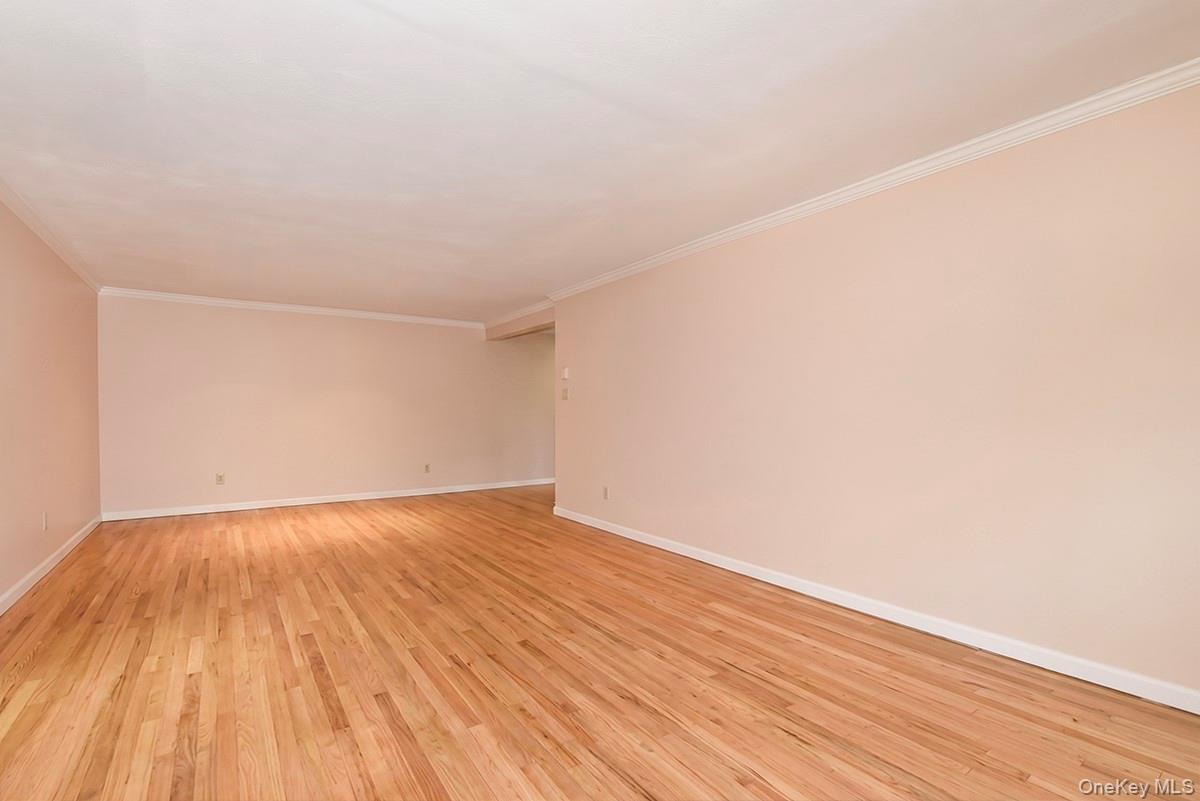 180 S Middle Neck Road, Unit 3-K photo 10