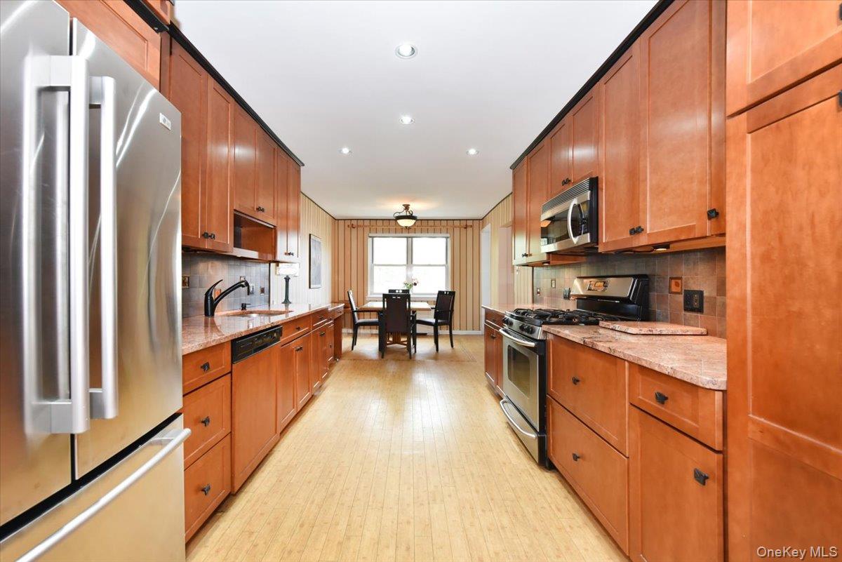 180 S Middle Neck Road, Unit 3-K photo 5