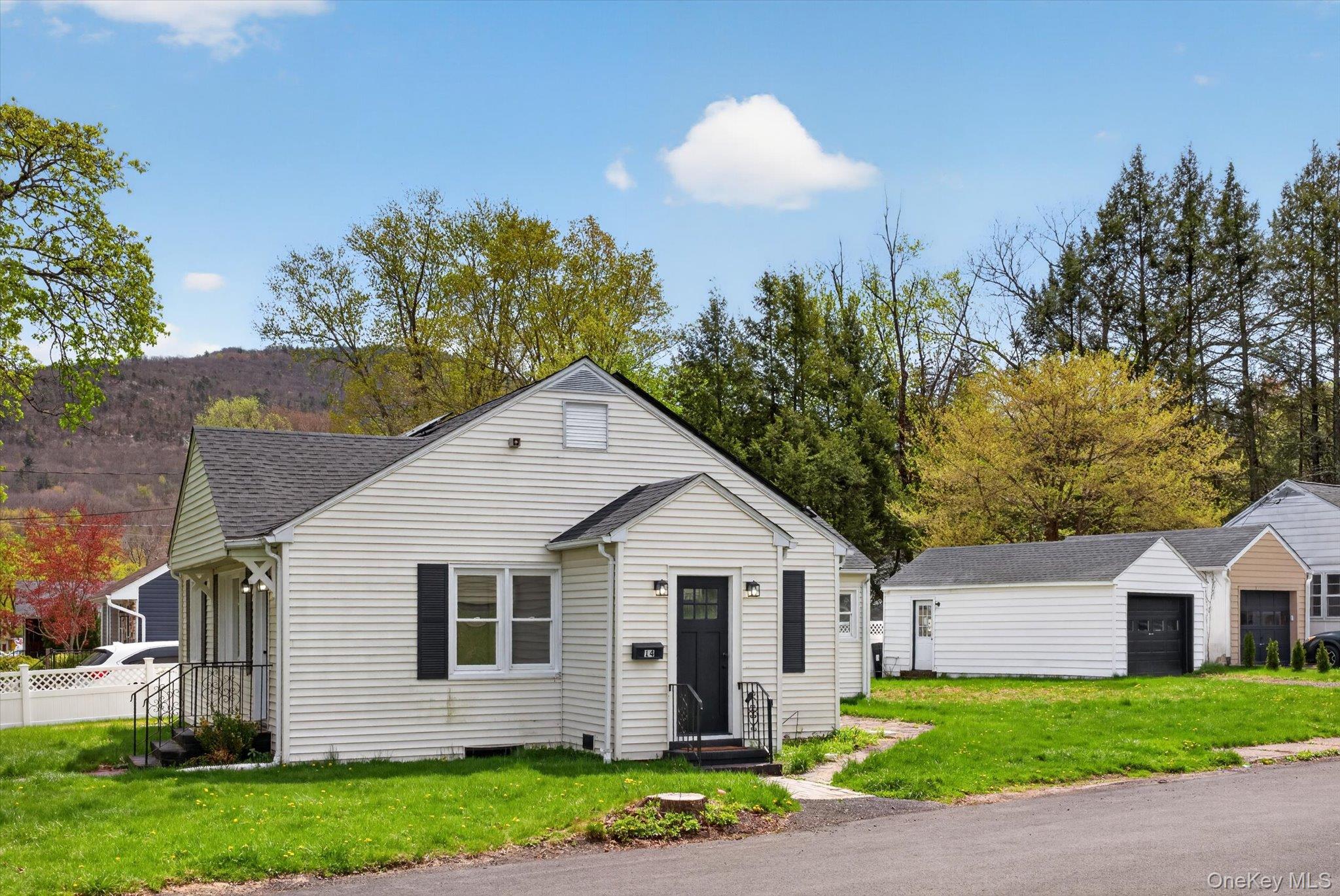 14 Roslyn Street – For Sale photo 28