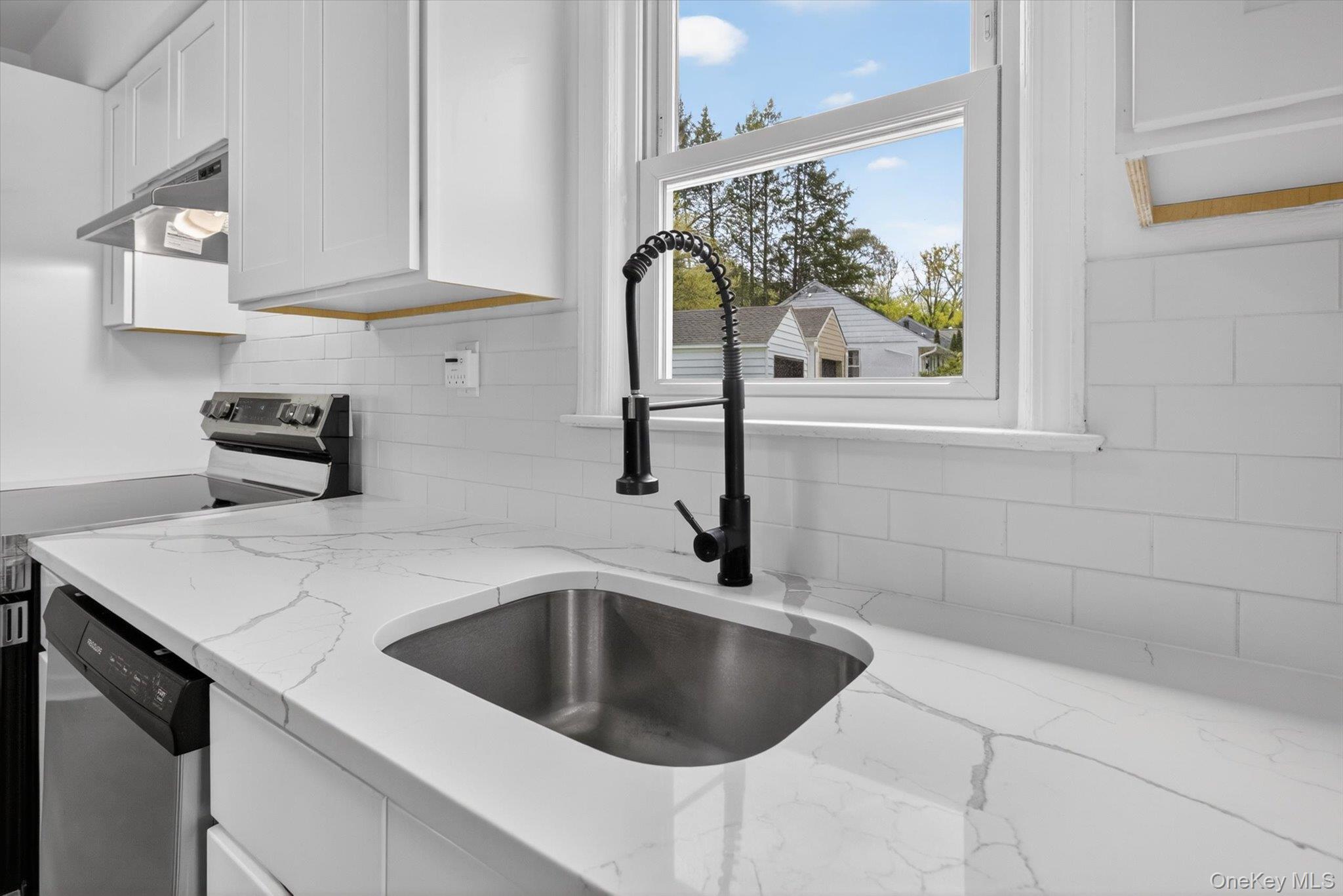 14 Roslyn Street – For Sale photo 8