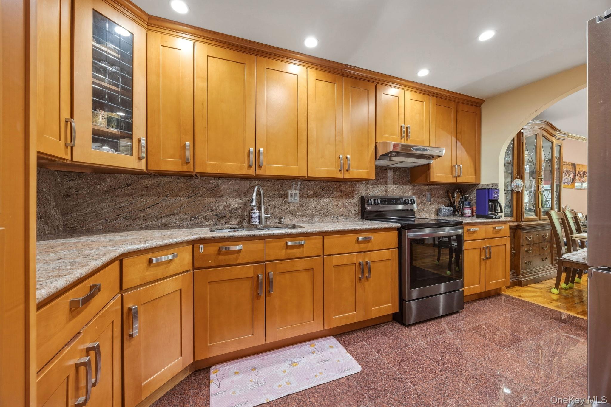 240-43 69 Avenue – For Sale photo 9