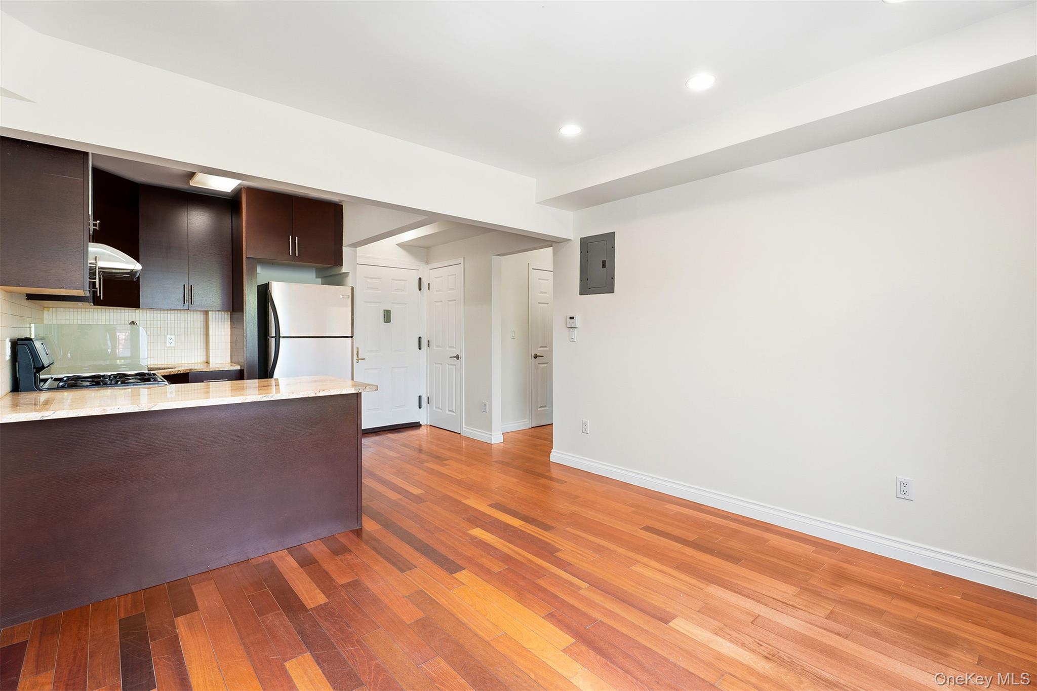 7119 162nd Street, Unit 2I photo 4