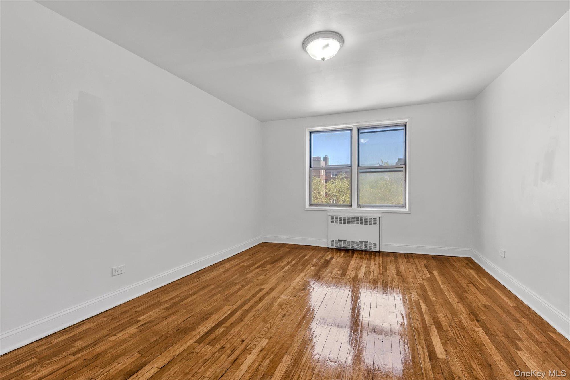 67-12 Yellowstone Boulevard, Unit E5 photo 9