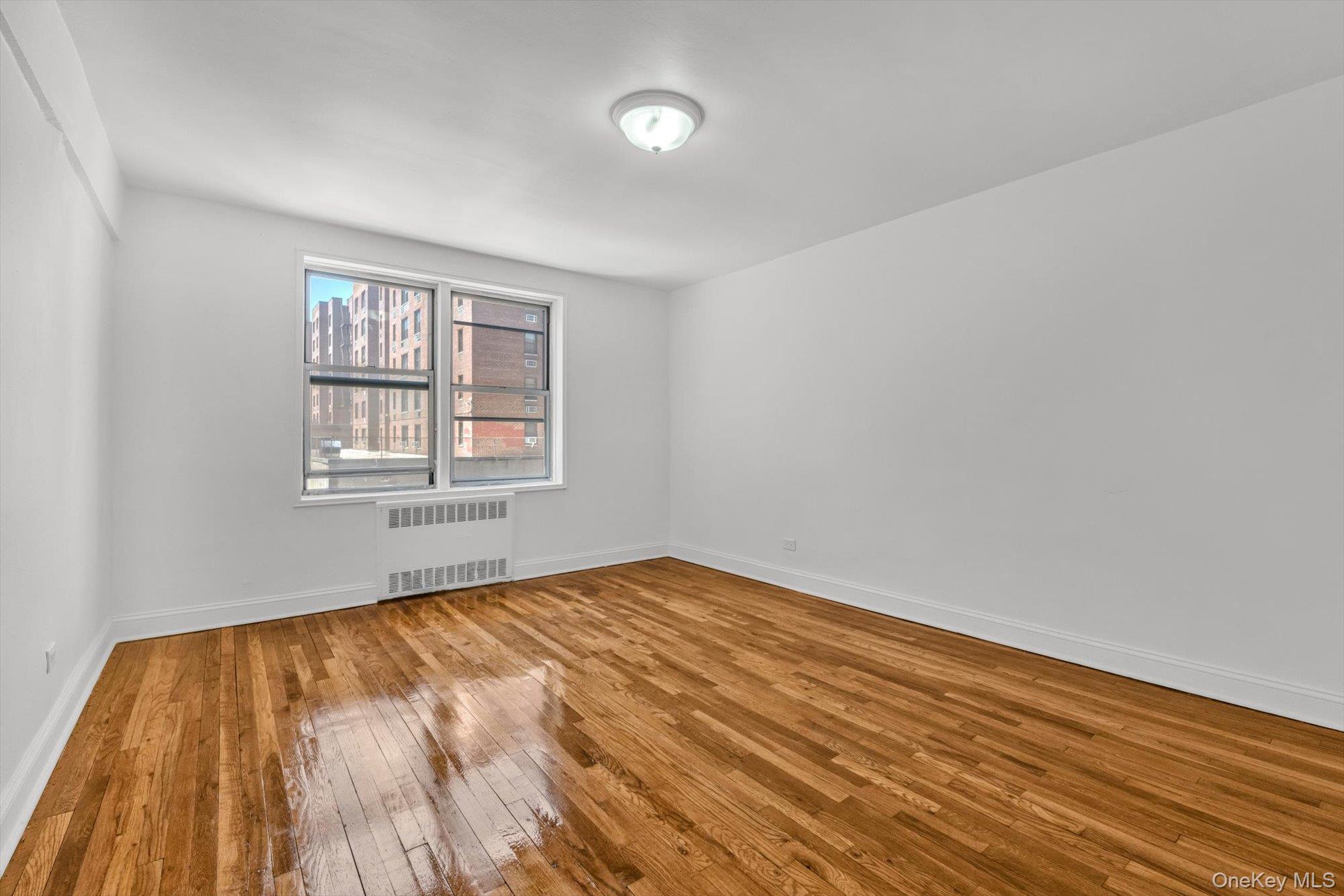 67-12 Yellowstone Boulevard, Unit E5 photo 6