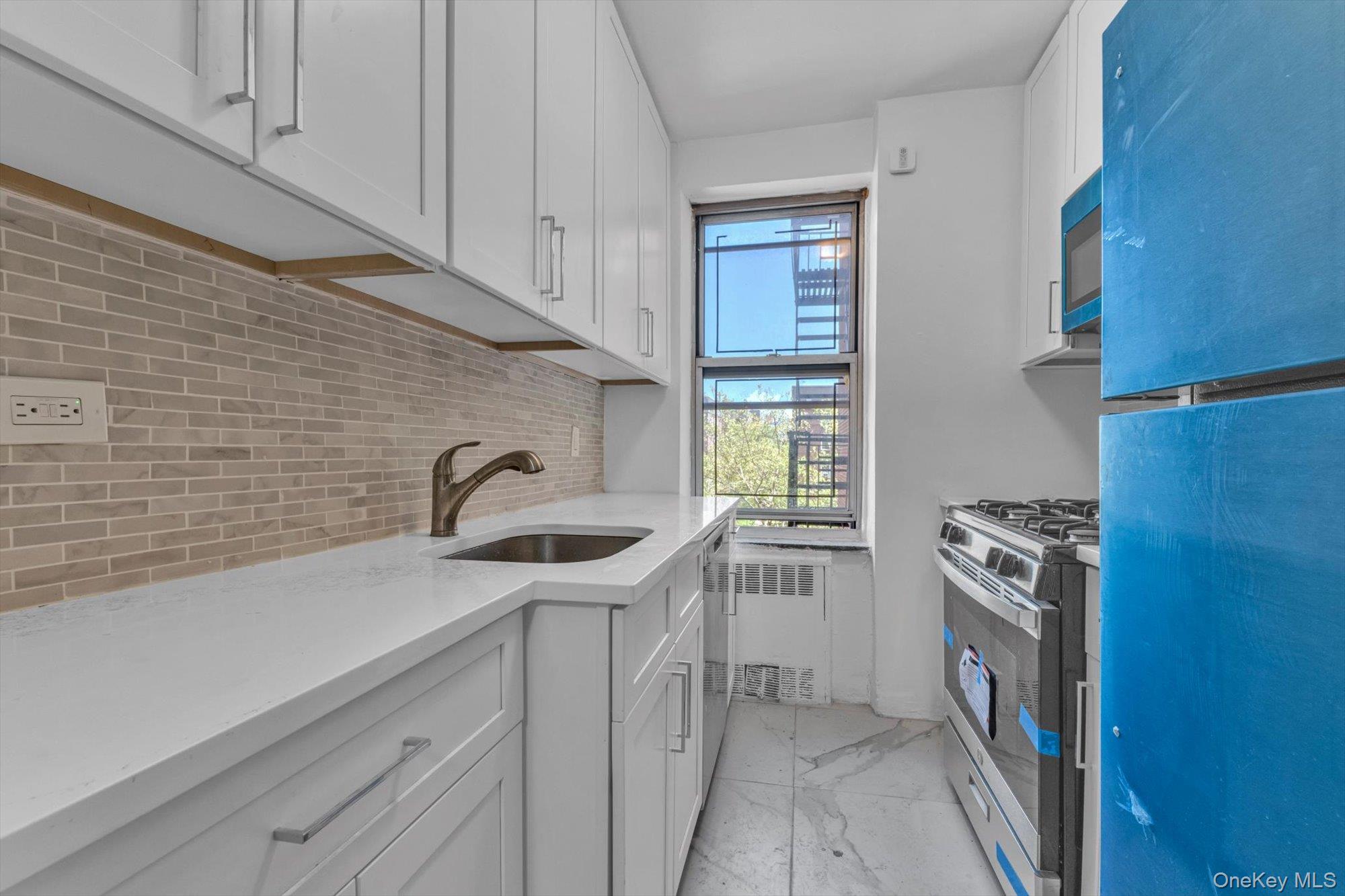 67-12 Yellowstone Boulevard, Unit E5 photo 11