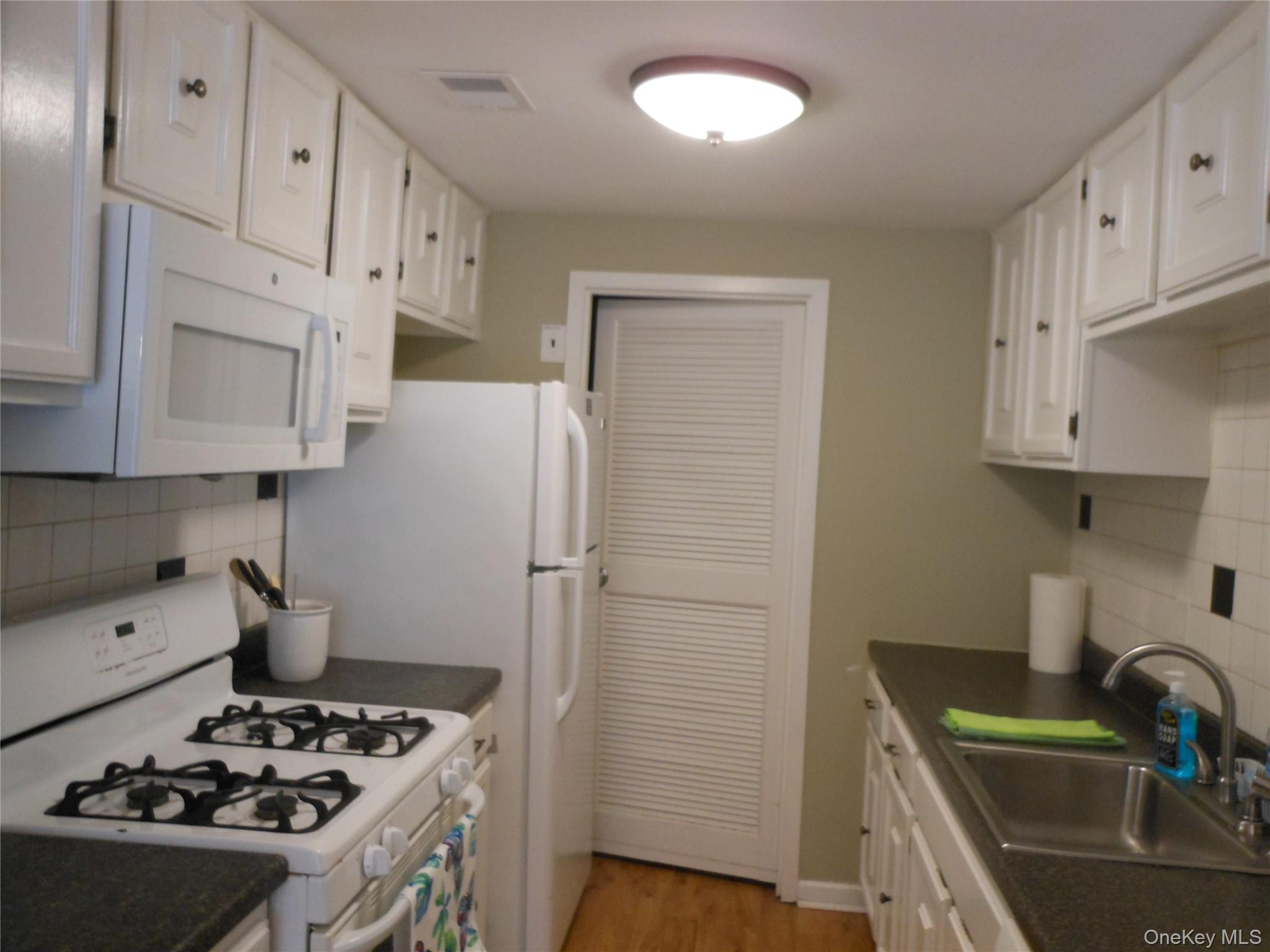86 Birchwood Road, Unit 402 photo 4
