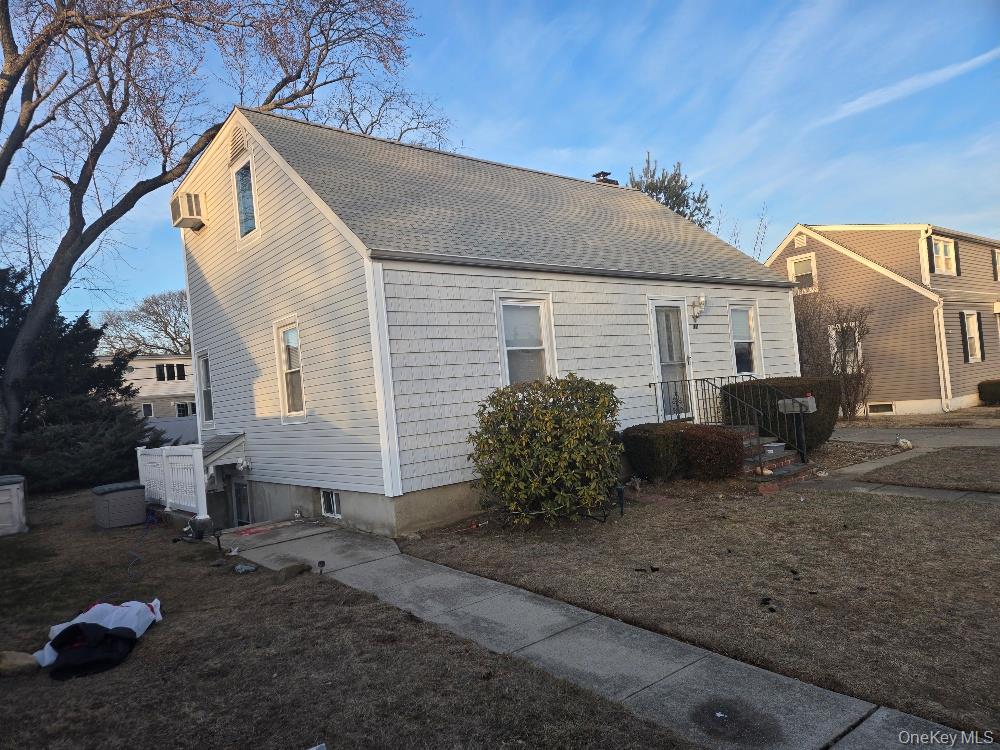 12 Carson Street – For Sale