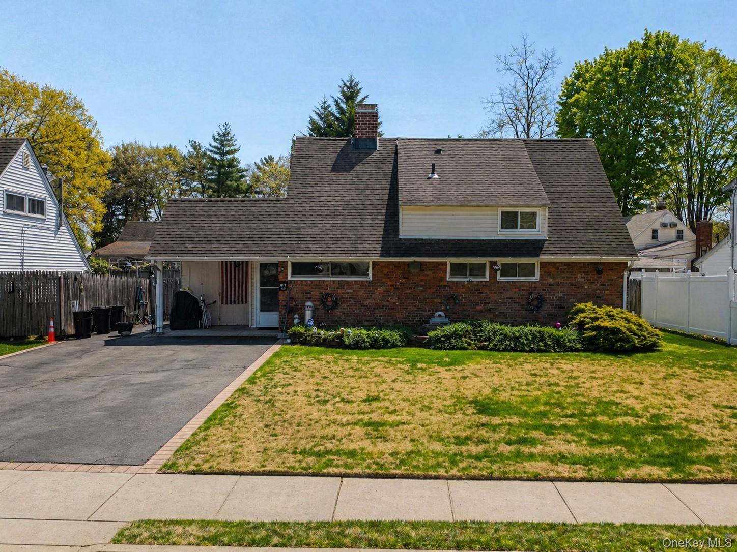 6 Mead Lane – For Sale photo 2