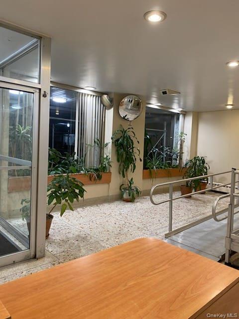 8900 170th Street, Unit 8M photo 2