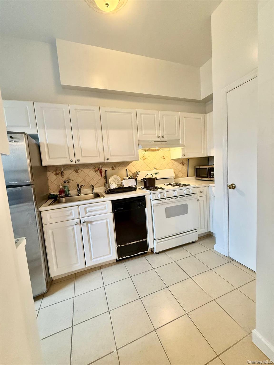87-30 62 Avenue, Unit 101. photo 8