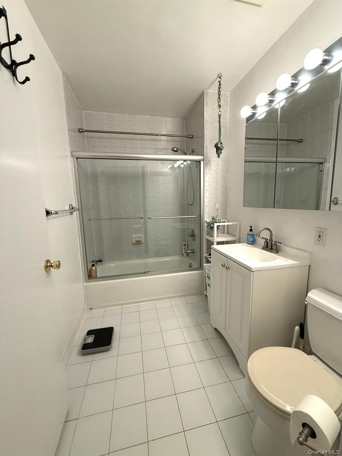 87-30 62 Avenue, Unit 101. photo 4