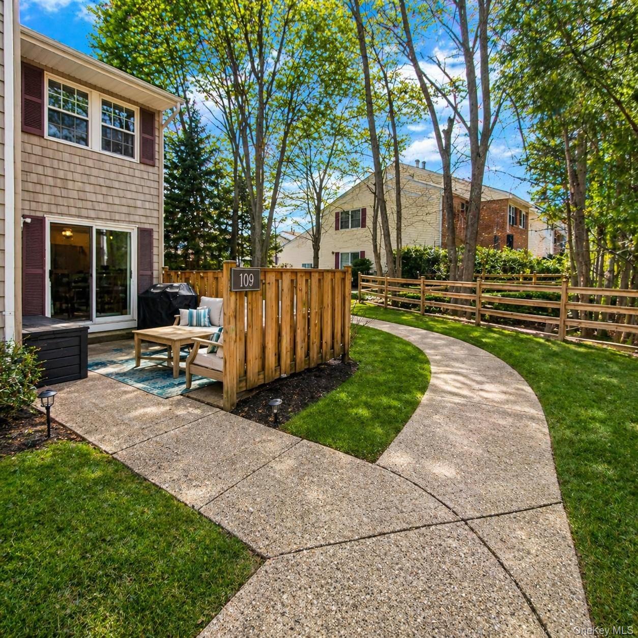 109 Aspen Drive E – For Sale photo 3