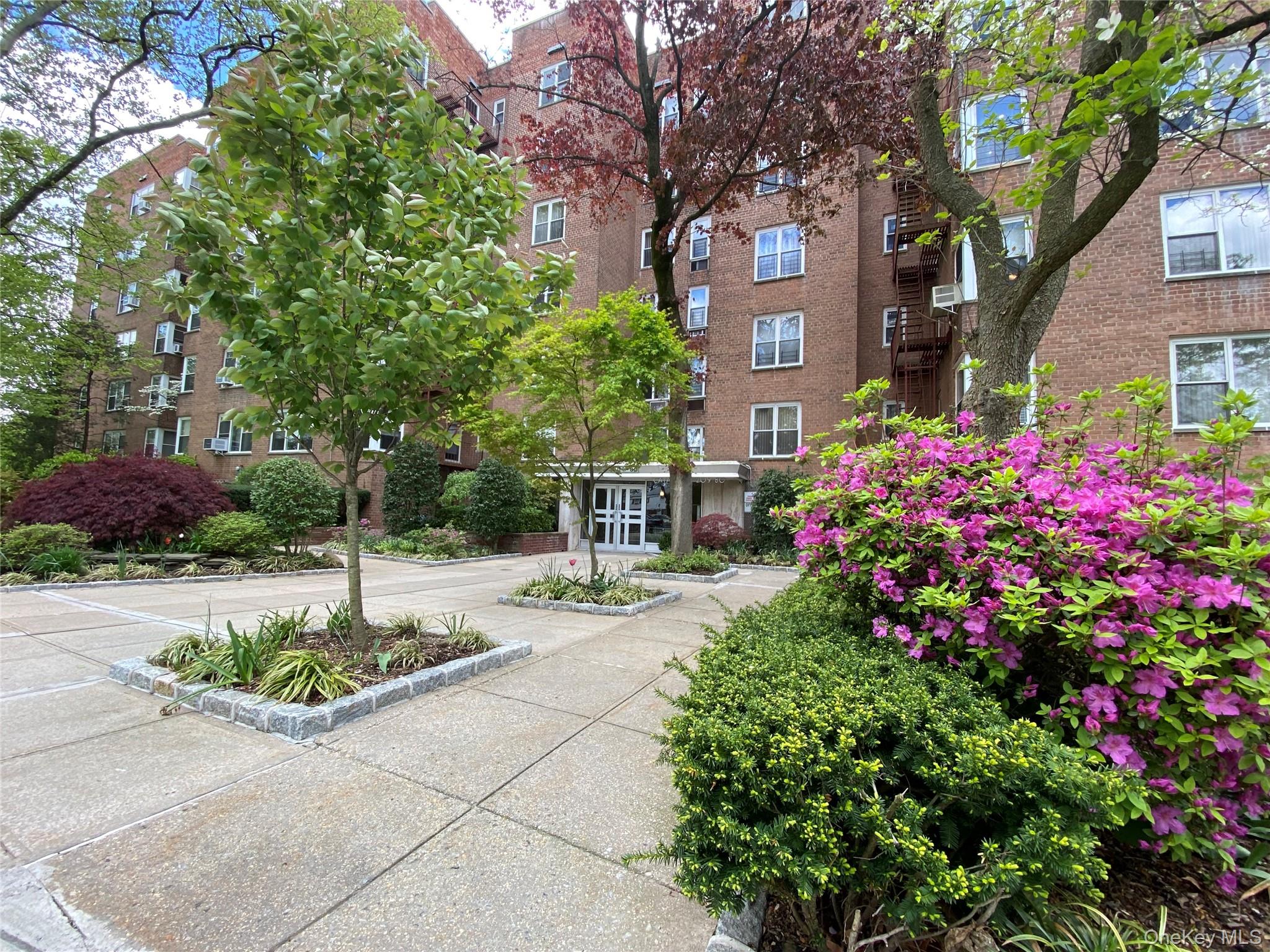 209-80 18th Avenue, Unit 2G