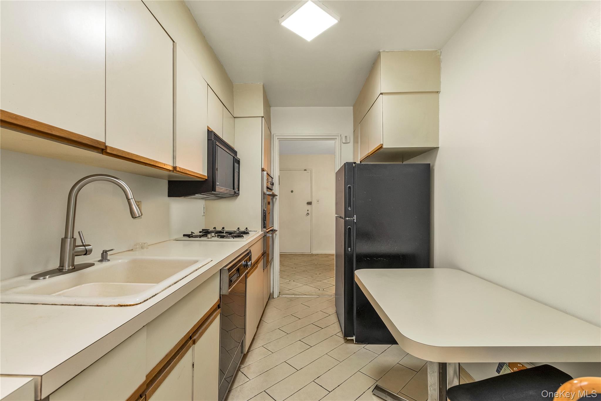 209-80 18th Avenue, Unit 2G photo 11
