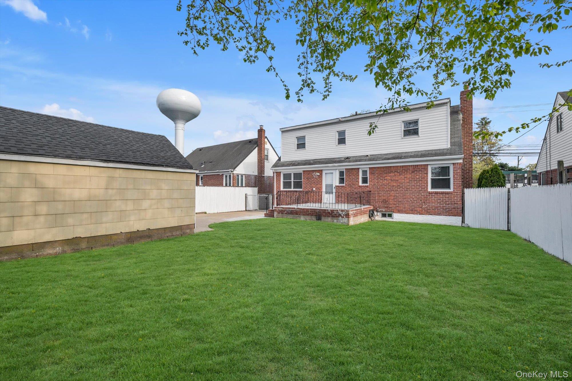 382 Old Country Road – For Sale photo 26