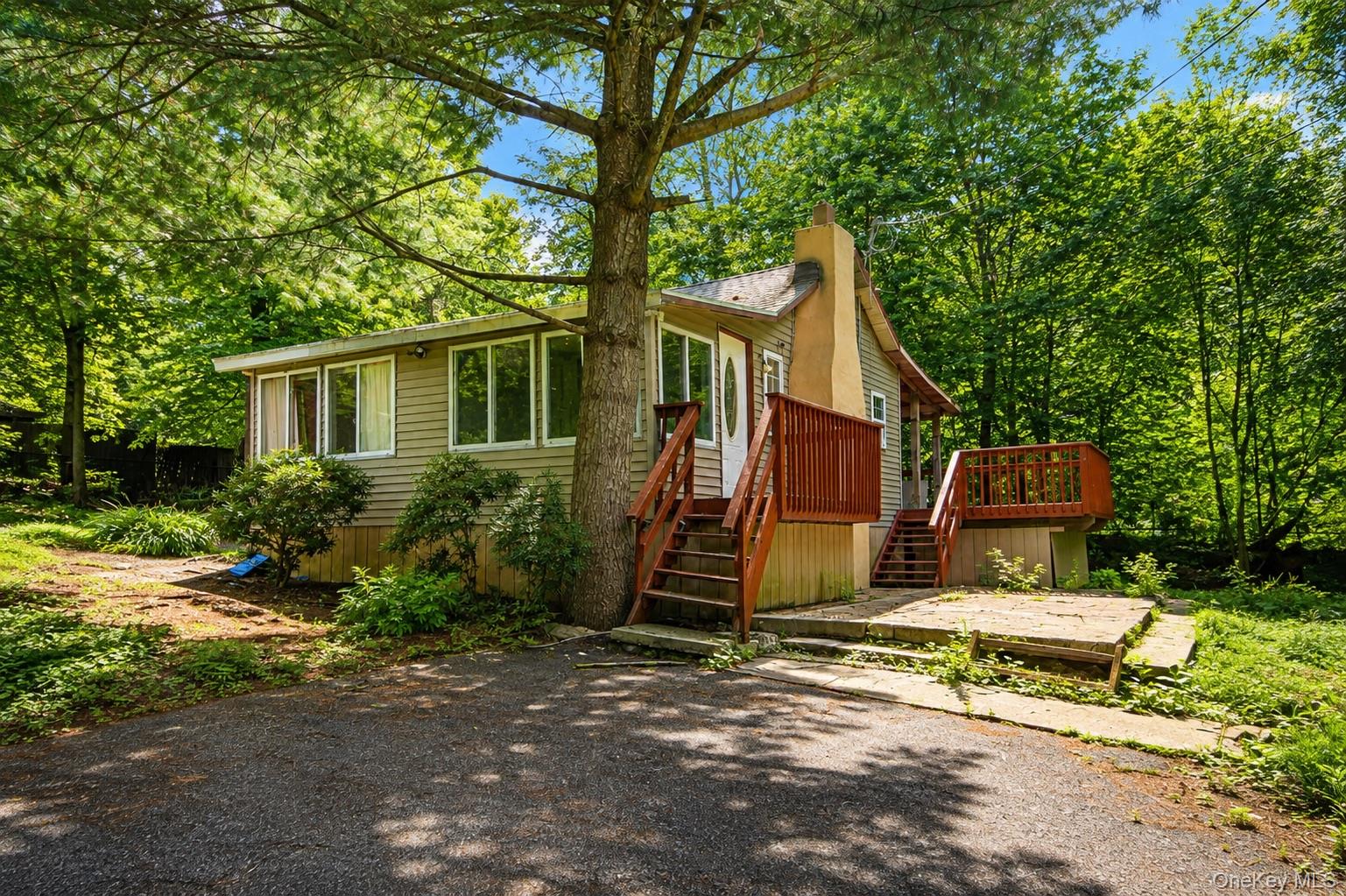 10 Lookout Trail – For Sale