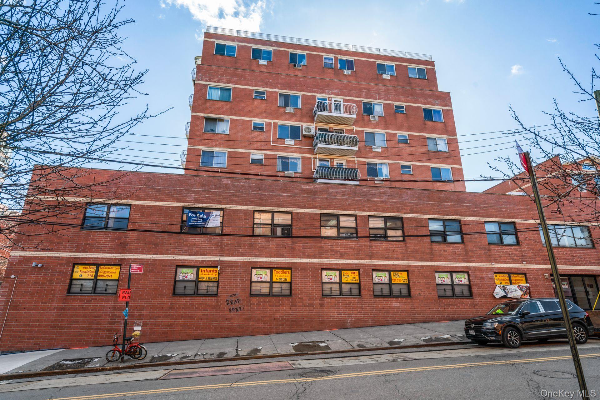 13616 31st Road, Unit 8B