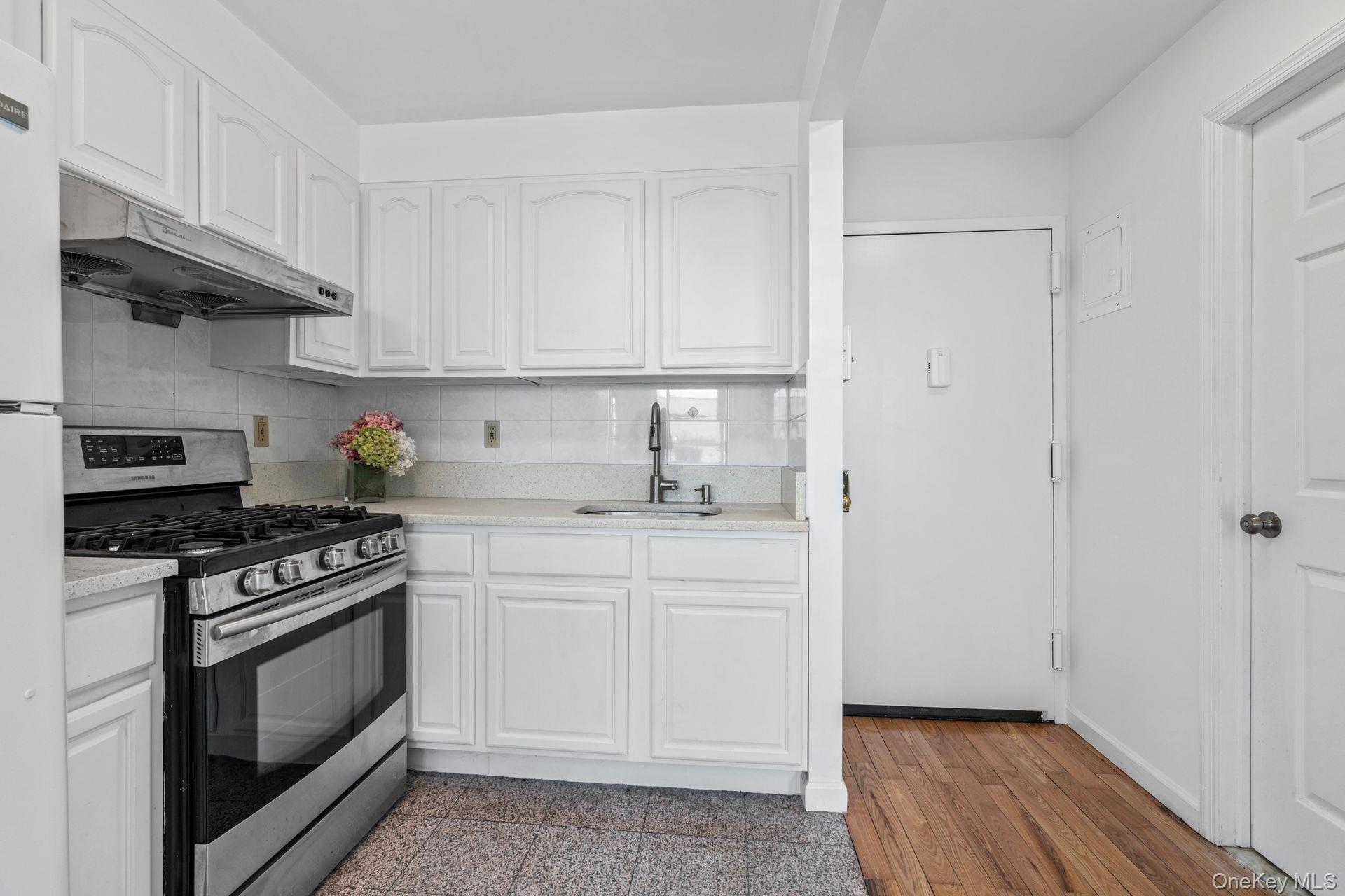 13616 31st Road, Unit 8B photo 4