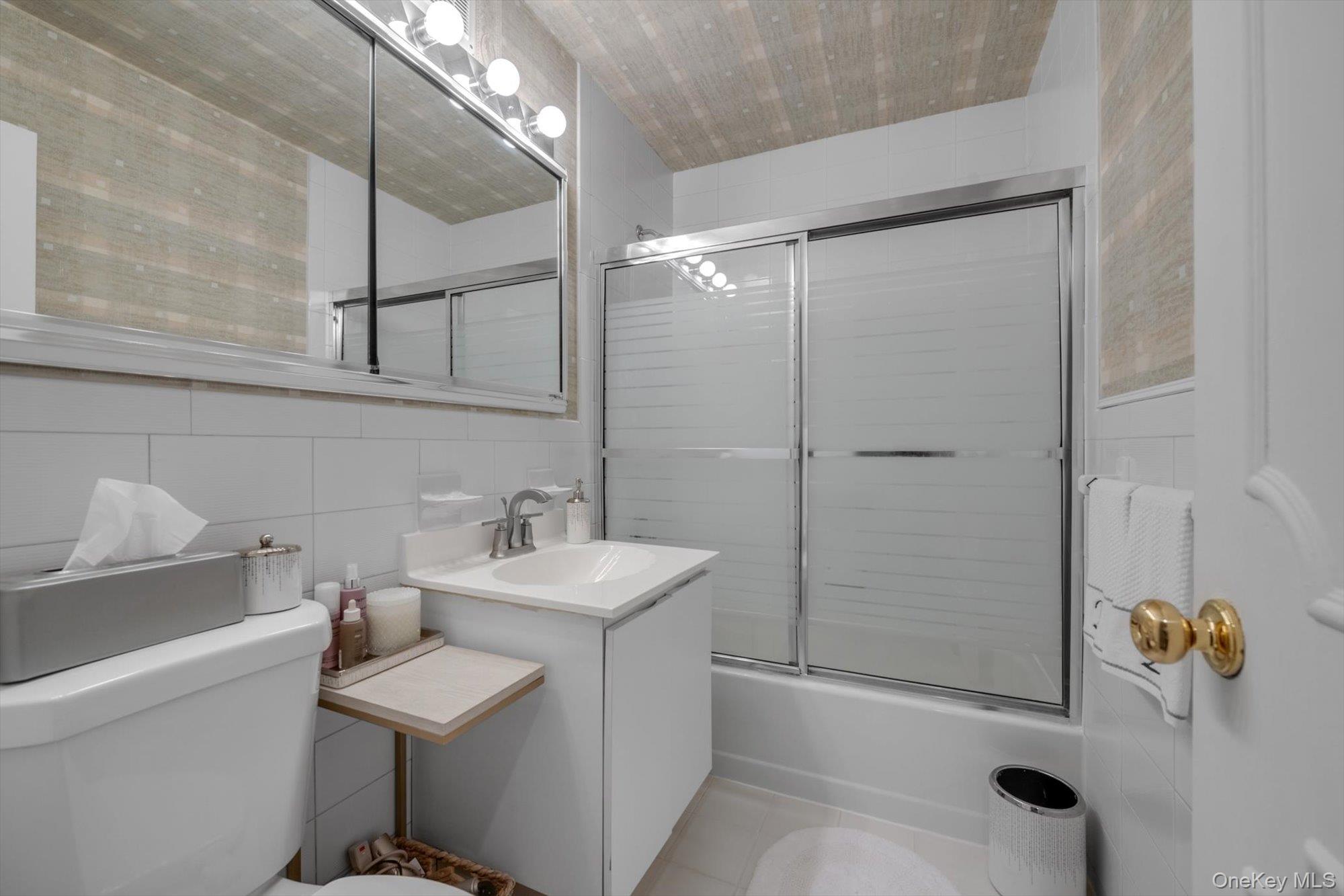1195 E broadway, Unit L23 photo 11