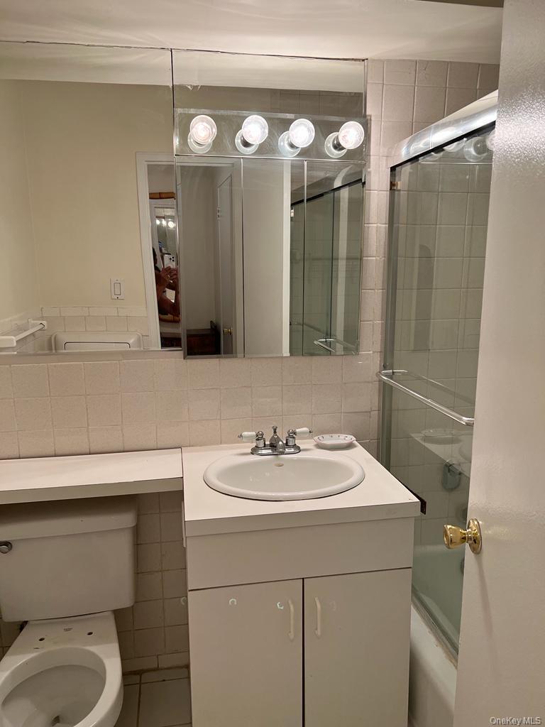 305 E 40 Street Street, Unit 4A photo 8