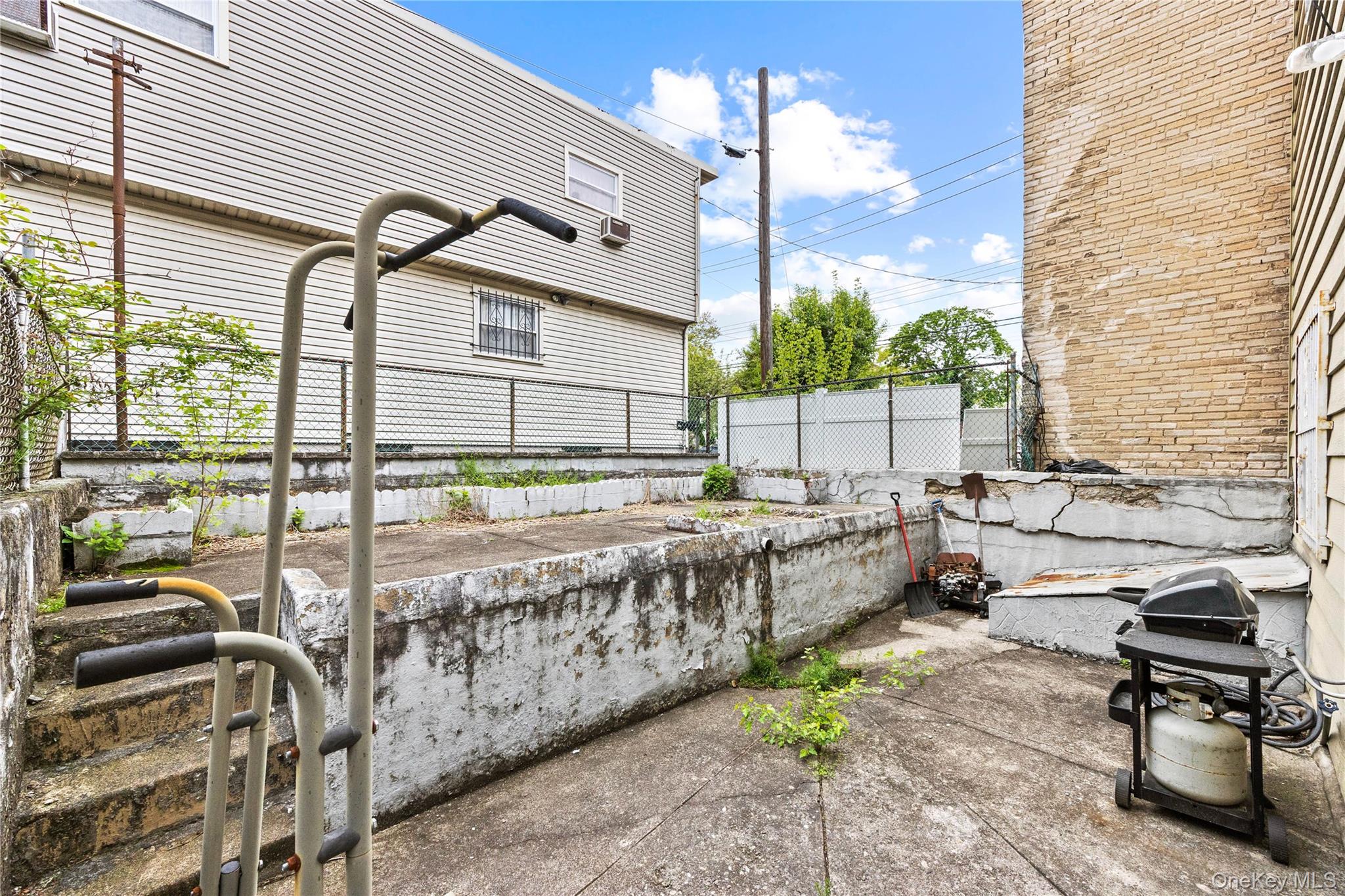 847 Castle Hill Avenue – For Sale photo 8